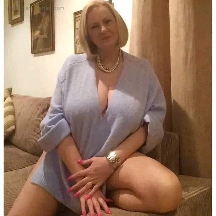 TanjaS sucht versaute Affäre in Lüdenscheid – Mollige Frauen für geile Sexdates